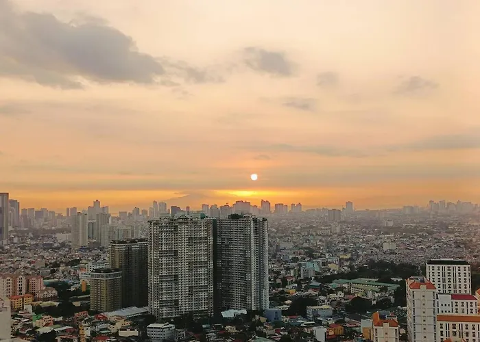 Penthouse At Fame 41st Floor, Shangrila-megamall Apartment *