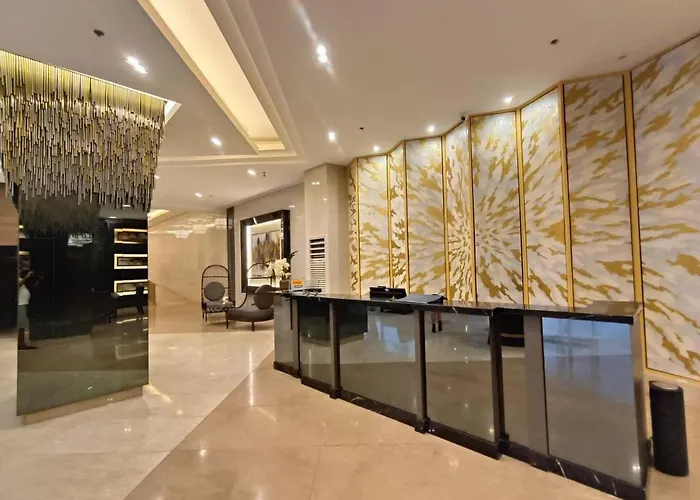 Apartment Penthouse At Fame 41st Floor, Shangrila-megamall Manila