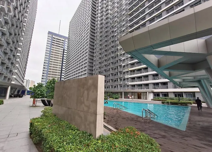 Penthouse At Fame 41st Floor, Shangrila-megamall *