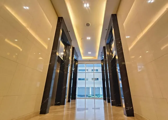 Penthouse At Fame 41st Floor, Shangrila-megamall
