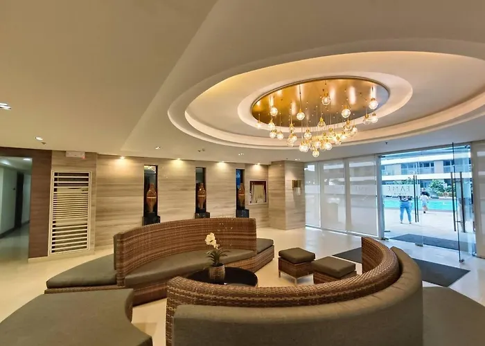 Penthouse At Fame 41st Floor, Shangrila-megamall *