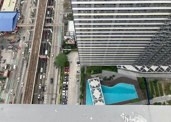 Penthouse At Fame 41st Floor, Shangrila-megamall Apartment