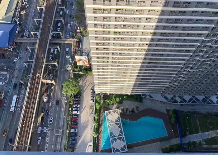 Penthouse At Fame 41st Floor, Shangrila-megamall Apartment *